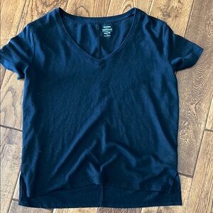Old navy black v neck boyfriend t-shirt